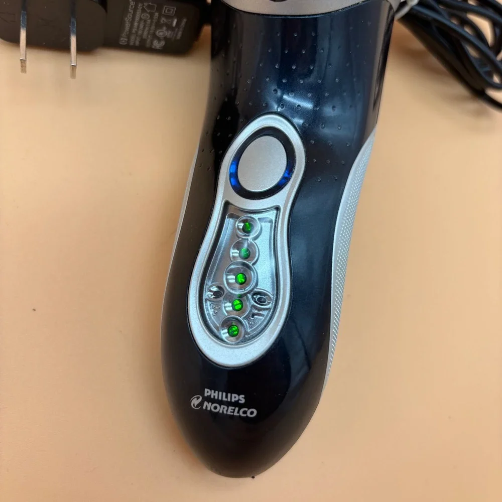 Philips Norelco Speed-XL 8171XL Men's Rechargeable Rotary Shaver with Charger